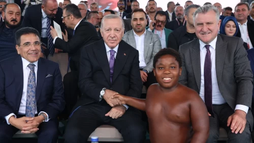 Minik pehlivandan Cumhurbaşkanı Erdoğan’a güldüren cevap!