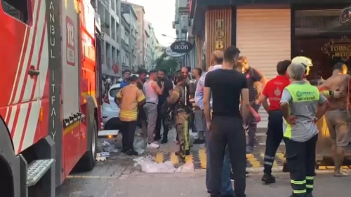 Bakırköy’de 6 katlı otelde yangın: 12 kişi yaralandı