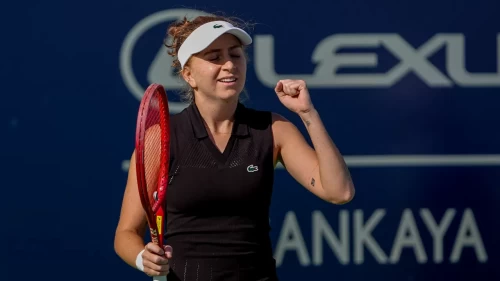 Berfu Cengiz ve Deniz Dilek Ankara Açık'ta yarı finalde