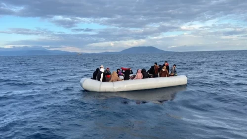 İzmir’de 56 düzensiz göçmen yakalandı, 20 düzensiz göçmen kurtarıldı
