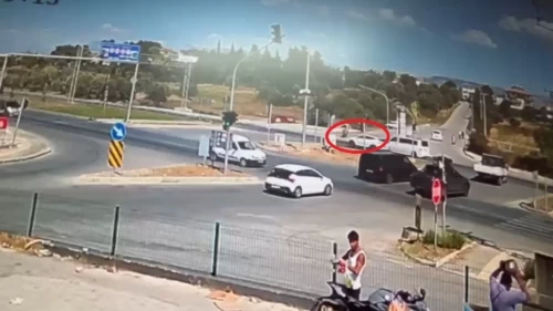 Otomobil ile motosiklet çarpıştı, 2 yaralı!