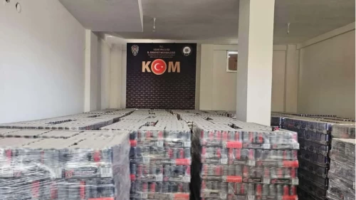 Uşak’ta 16 bin 200 bozuk enerji içeceği ele geçirildi