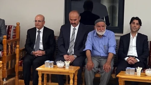 Bakan Şimşek, yeğeninin taziyesine katıldı