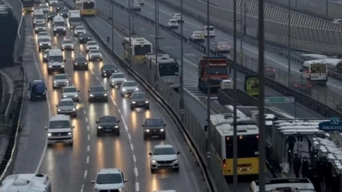 Türkiye genelinde yol çalışmaları nedeniyle şerit daraltmaları ve servis yolu yönlendirmeleri başladı!