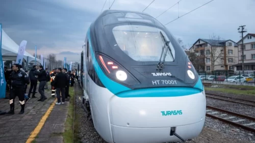 Bakan Uraloğlu müjdeyi verdi: Yerli hızlı tren hız rekorunu kırdı