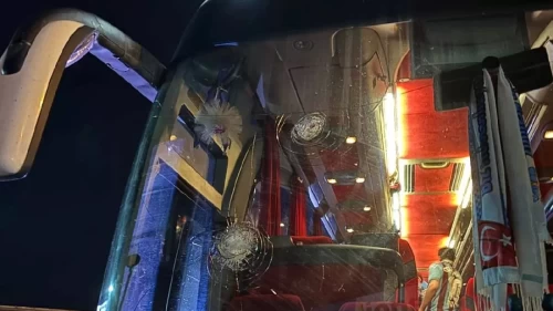 Trabzonspor taraftar otobüsüne taşlı saldırı! Valilikten açıklama geldi