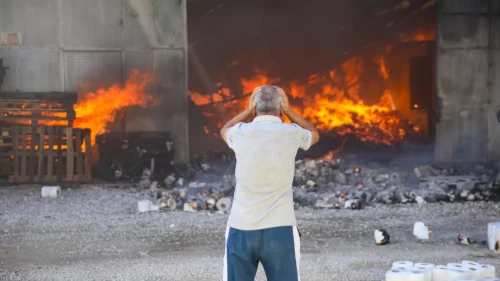 Antalya’da yangın felaketi: Alevler ev ve depolara sıçradı