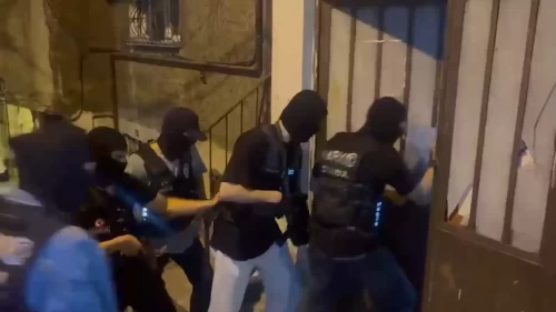 İstanbul’da uyuşturucu imalatı yapılan adrese baskın: 2 gözaltı