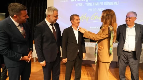 Ataşehir Belediye Meclisi'nde 6 CHP'li üye AK Parti'ye katıldı