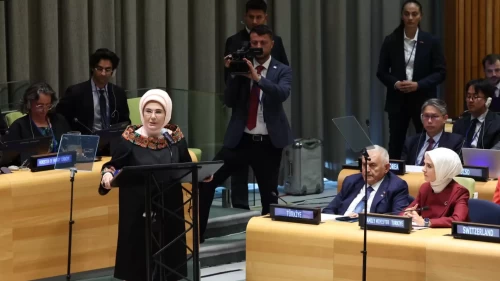 Emine Erdoğan: 'Kullan-at kültüründen derhal uzaklaşmalıyız'
