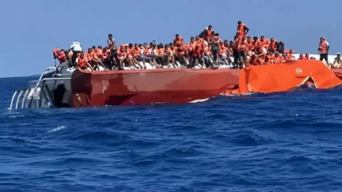 İki çocuğunu kaybeden yıkık anne-baba, Türkiye'den gelen gemiden çıkacak mucizeyi bekliyor!