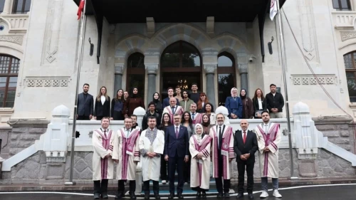 Burhanettin Duran'dan gençlere tarihi kürsüden çağrı