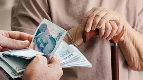 Emekli maaşlarına zam ve refah payı gündemde! En düşük aylık için yeni düzenleme
