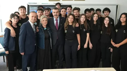 Bakan Tekin’den meslek liseleri mesajı: Gençleri güçlendirmeye devam edeceğiz