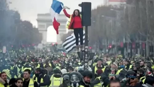 Sarı Yelekliler kimdir, neden eylem yapıyorlar? Sarı Yelekliler hareketinin amacı ne?