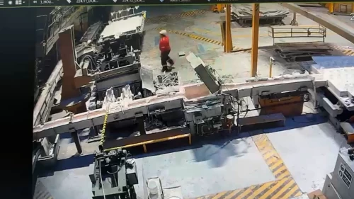 Alüminyum fabrikasında patlama anı