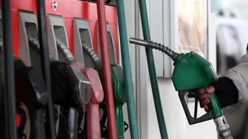 Benzine indirim pompaya yansıdı! İşte şehir şehir yeni fiyatlar