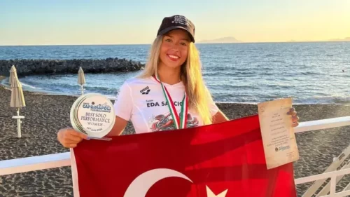 Eda Savcıgil Catalina Kanalı'nı çifte rekorla geçti