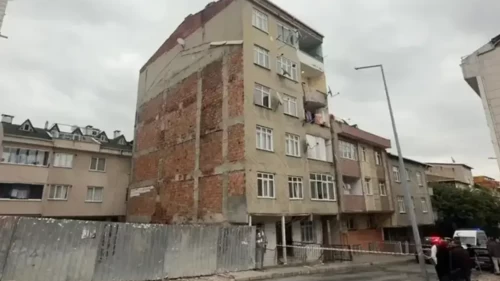 Çatlaklar oluşan ve sesler gelen 7 katlı bina tahliye edildi