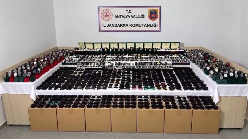 Antalya’da depodan milyonluk kaçak ürün çıktı
