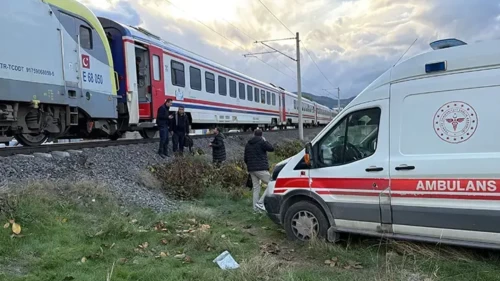 Kütahya’da feci tren kazası! Raylardan geçmek isteyen yayaya tren çarptı