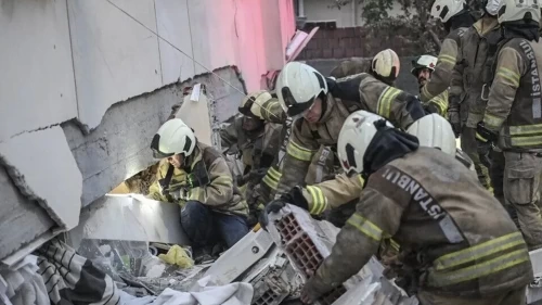 Enkazdan 1 kişinin daha cansız bedeni çıkarıldı