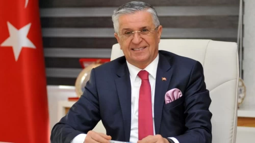 Kemer Belediye Başkanı Necati Topaloğlu CHP’den istifa etti!