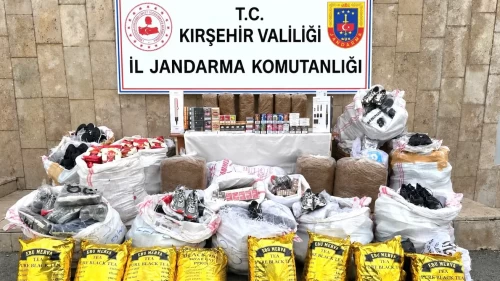 Kırşehir’de minibüse kaçakçılık operasyonu: Binlerce ürün ele geçirildi