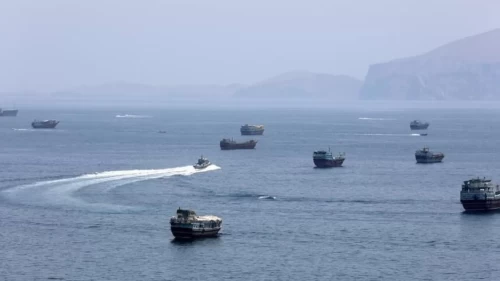 İran, Hürmüz Boğazı'nda 2 petrol tankerini durdurdu