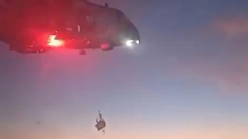 Cezayir açıklarında yaralı Türk denizci helikopterle kurtarıldı