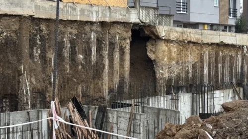 Samsun'da 5 katlı binada toprak kayması paniği