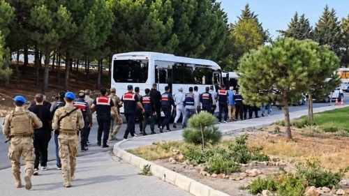 Çeşme Belediyesi’ne rüşvet operasyonu: Başkan yardımcısı dahil 10 kişi tutuklandı