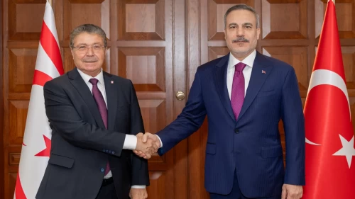 Bakan Fidan KKTC Başbakanı Ünal Üstel ile bir araya geldi