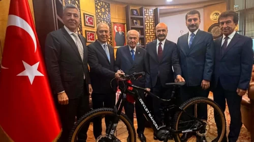 MHP Lideri Bahçeli'ye Türkiye Bisiklet Federasyonu'ndan ziyaret