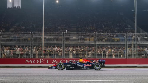 Singapur'da pole pozisyonu Verstappen'in