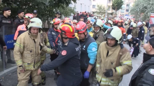 Çöken binadan kurtarılanlar o anları anlattı!