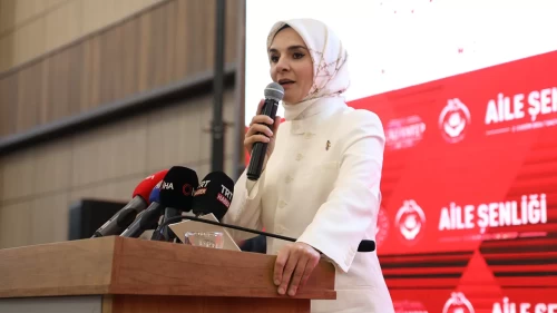 Bakan Göktaş'tan Gaziantep'te dikkat çeken açıklamalar: 'Aile güçlü oldukça toplum güçlü olur'
