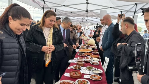 Afyonkarahisar'da Guinness rekoru! 247 metrelik Anadolu Sofrası tarihe geçti