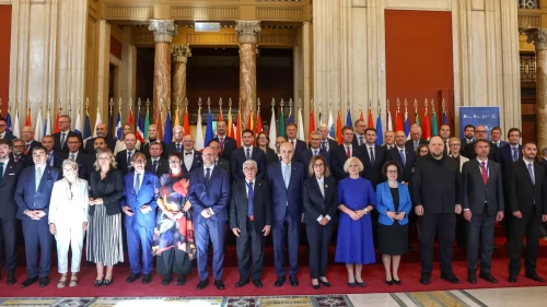 TBMM Başkanı Numan Kurtulmuş, Roma'da parlamento başkanlarıyla aile fotoğrafı çektirdi