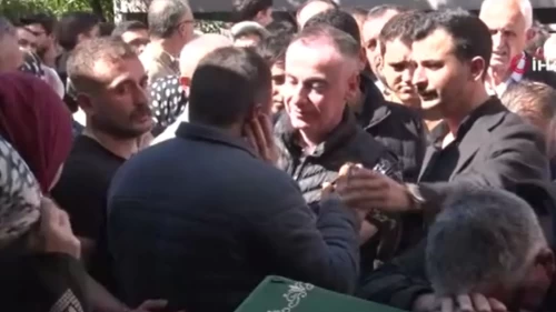 Trabzon'daki aile kahreden haberi alarak yıkıldı