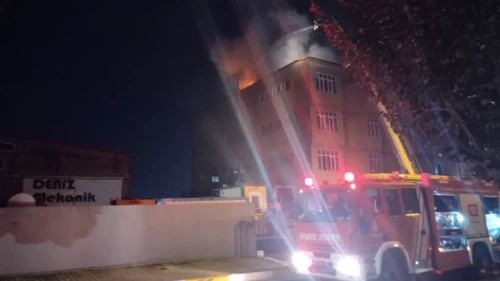 Tuzla’da ayakkabı fabrikasında yangın: Ekiplerin müdahalesi sürüyor