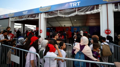 TEKNOFEST’te TRT 1 oyuncuları rüzgarı! İmza dağıttılar