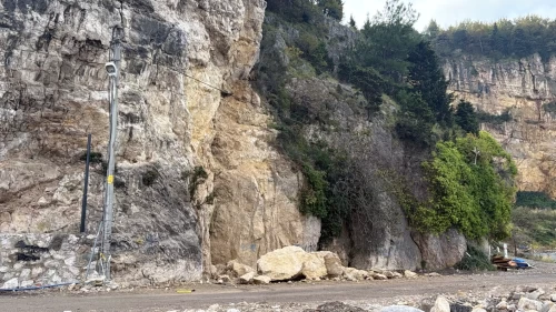Amasra’da kaya parçaları yola düştü! Limanın bir bölümü kapatıldı