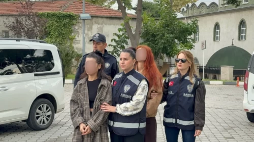Eşinin sevgilisi olduğunu iddia ettiği kadını sokakta kardeşleriyle darbetti!