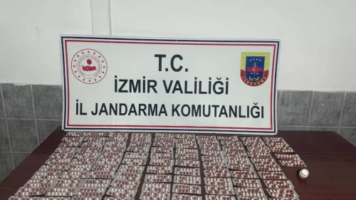 İzmir’de durdurulan araçtan 1456 sentetik hap çıktı