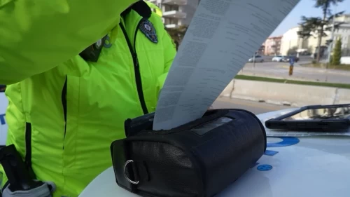 Trafikte uyanıklık yapan sürücü drona yakalandı!