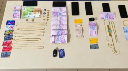 Van’da altın operasyonu! Para, ziynet eşyası ve telefonlar ele geçirildi
