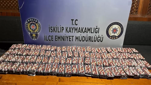 Çorum İskilip’te araçta 5 bin 500 uyuşturucu hap ele geçirildi