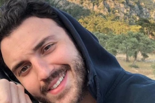 Zembilli dizisinin Müezzin Vahit'i Aykut Yılmaz kimdir?