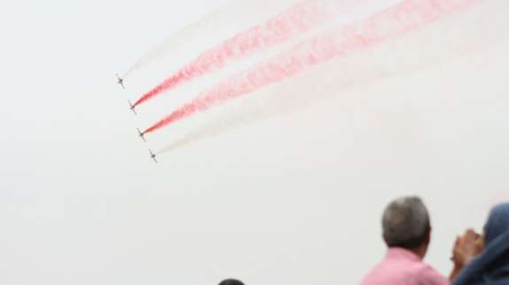 Türk Yıldızları ve Solo Türk'ten nefes kesen gösteri